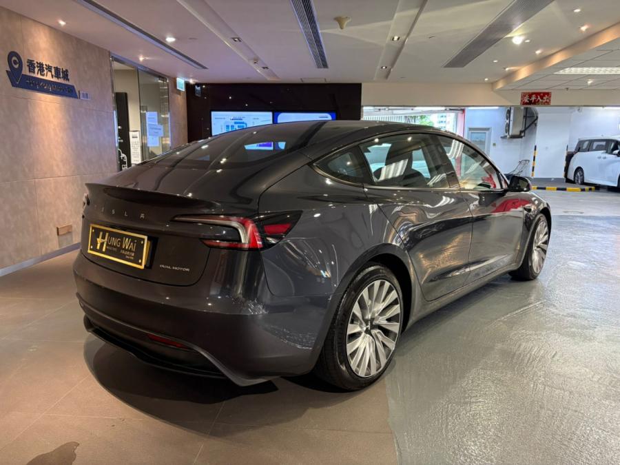 Model 3 Long Range AWD - Image 2